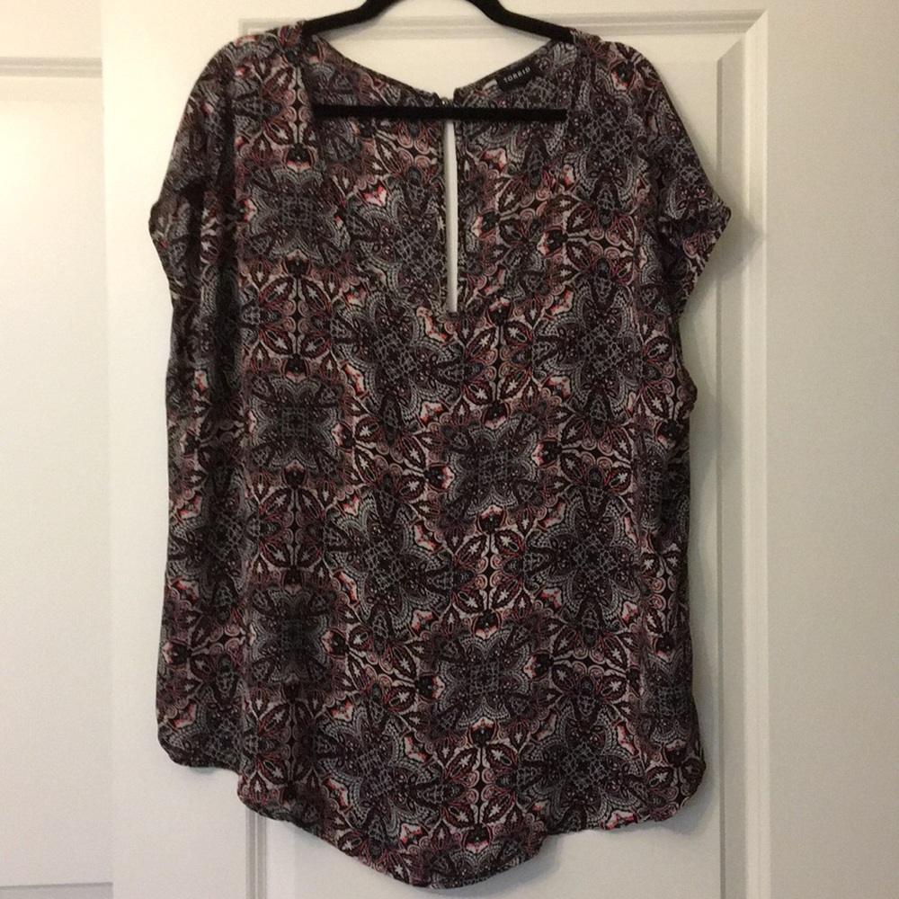 Women’s polyester button back top